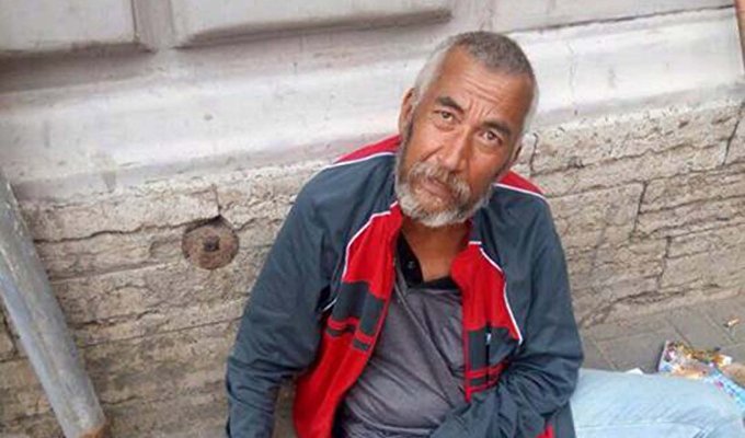 Петербургский студент рассказал, как помогал бездомному, а тот оказался таджикским писателем  Выяснилось, что мужчина на самом деле таджикский писатель и режиссер Мир Зафар, потерявший память и документы после инсульта 1020097285