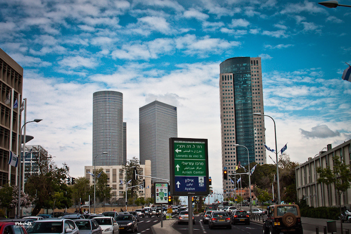 Жизнь в Тель-Авиве: съесть фалафель за шесть шекелей, сходить в кошерный «Макдоналдс» и поторговаться на Шук-а-Пишпишим