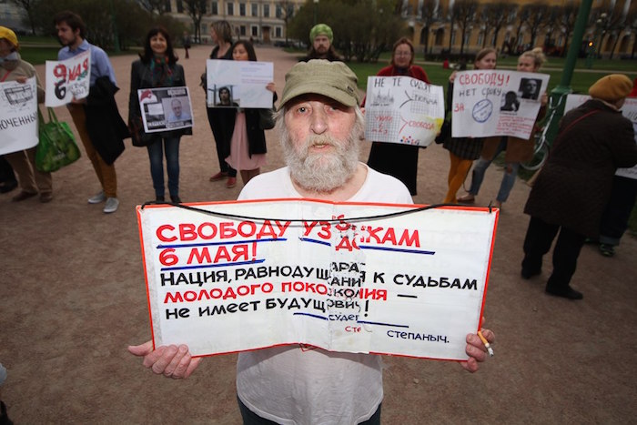 «Людям, которые сидят, важно знать, что их не забыли»: как в Петербурге прошла годовщина митинга на Болотной площади