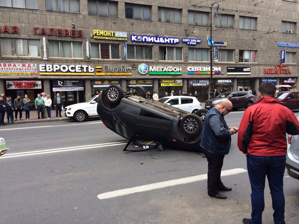 Проспект авто. Авария на Каменноостровском проспекте. ДТП на Каменноостровском в Санкт-Петербурге 08.07.2020. ДТП на Каменноостровском.