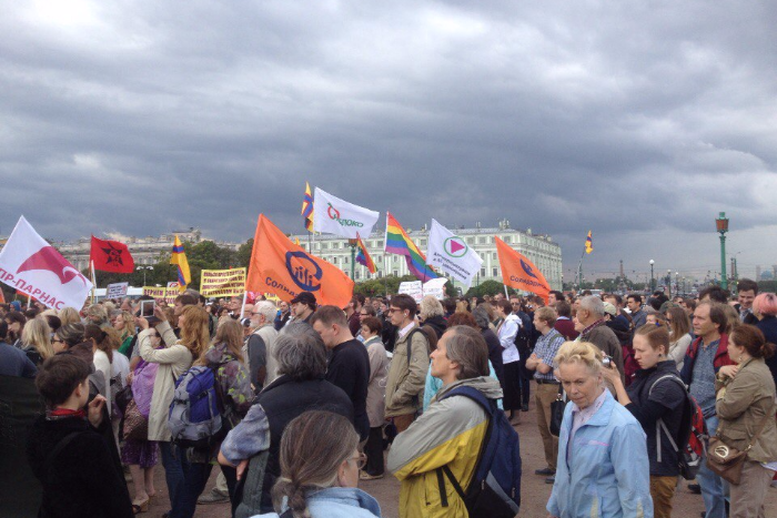 Митинг в защиту архитектурного наследия Петербурга собрал около 250 человек