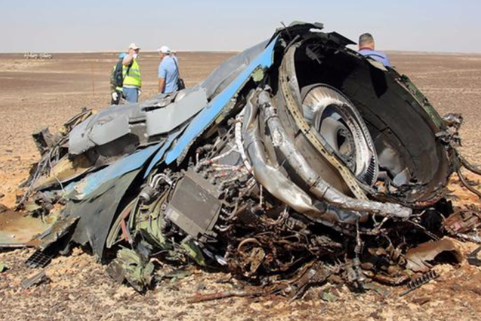 «Коммерсантъ» написал о трех версиях разрушения российского самолета в небе над Синаем