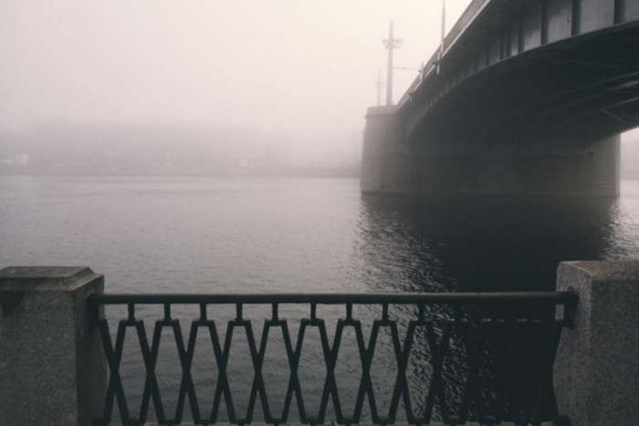 &#171;Туман густой, хоть ложкой ешь&#187;: 10 фото Петербурга в утренней дымке