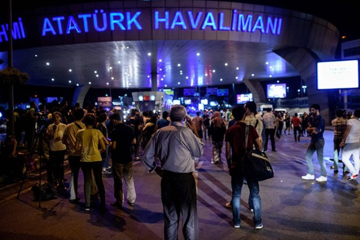В террористической атаке на аэропорт в Стамбуле заподозрили гражданина России, сообщают СМИ