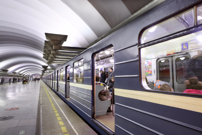 Бесплатный Wi-Fi на всех линиях петербургского метро планируют запустить осенью