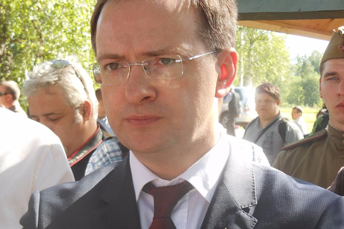 Мединский назвал критиков его диссертации «безработными оппозиционерами»