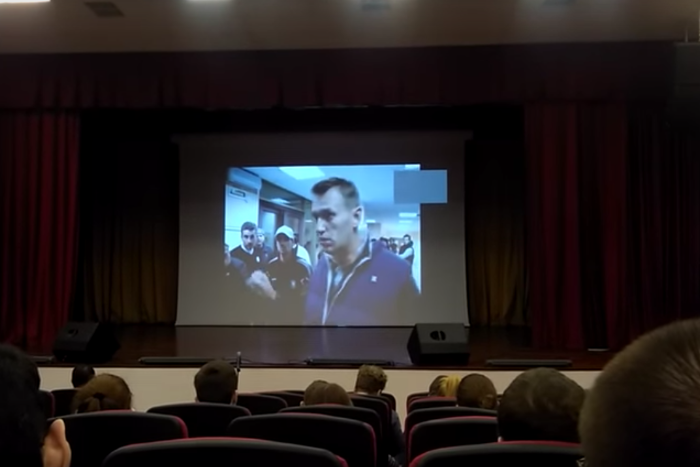 Студентам владимирского вуза показали фильм, сравнивающий Навального с Гитлером