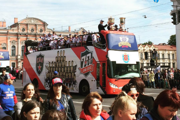Как в Петербурге прошел чемпионский парад СКА: 12 фото и видео