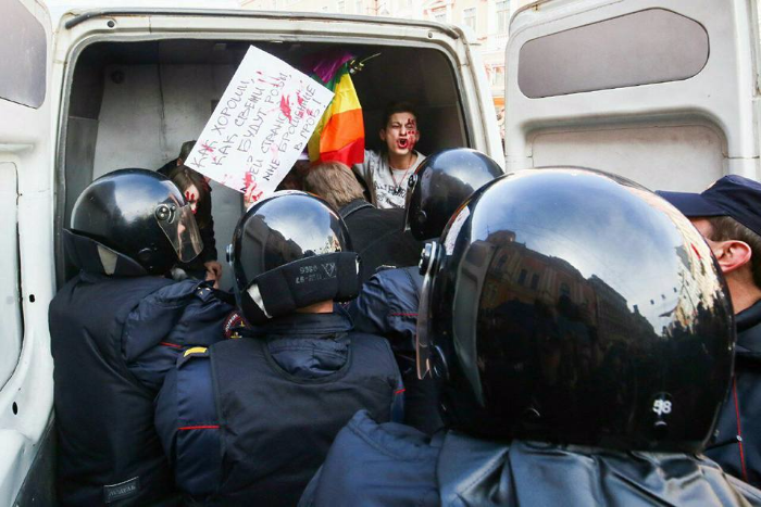 На первомайском шествии задержали 18 человек, сообщили правозащитники