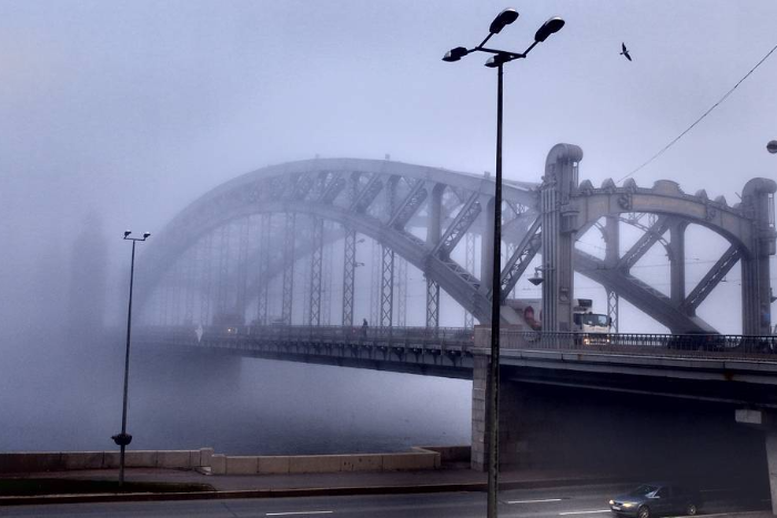 «Питер, как вам такое утро понедельника?» Петербуржцы фотографируют густой сентябрьский туман