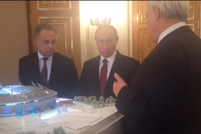 Путин раскритиковал Полтавченко из-за недостатка ледовых арен в Петербурге