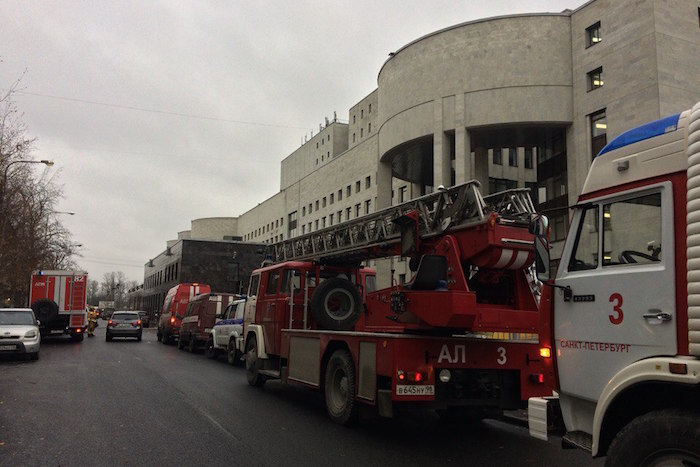 В РНБ на Московском проспекте тушили пожар. Никто не пострадал