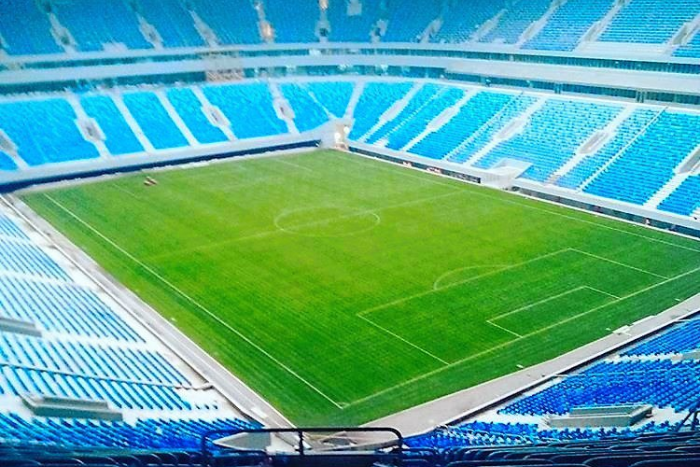 На стадионе «Санкт-Петербург» до февраля снова заменят газон, заявил министр спорта Мутко