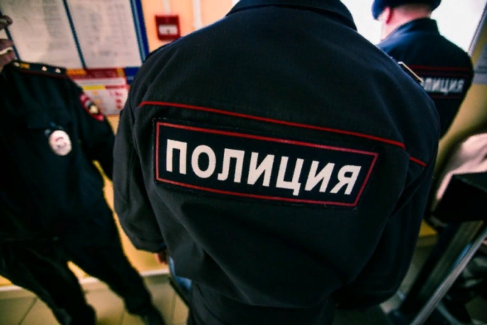 В Петербурге у подрядчика Минобороны проходят обыски по делу о неуплате налогов на 80 миллионов рублей, пишет «Фонтанка»