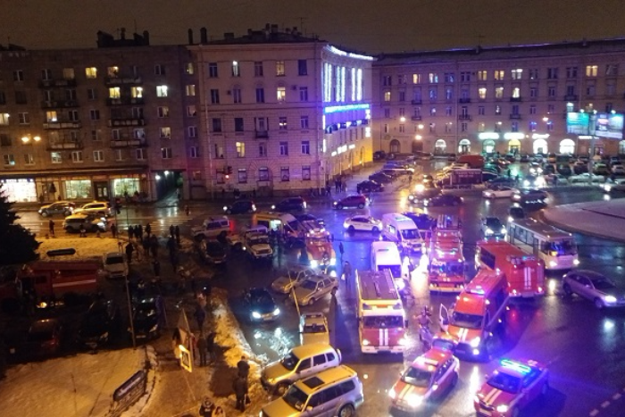Подозреваемому в организации взрыва в петербургском «Перекрестке» предъявили обвинение в теракте. Обновлено