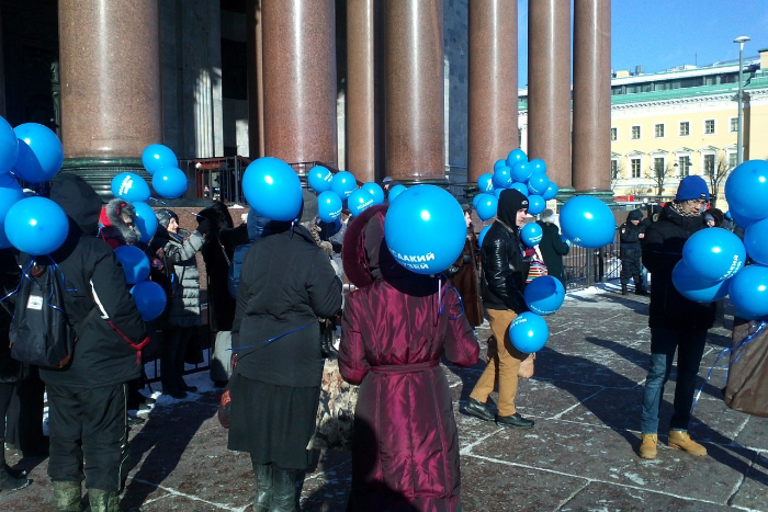 У Исаакия провели «День защитников музея» против передачи собора РПЦ