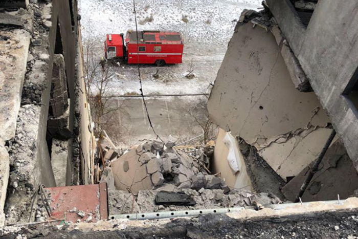 «Фонтанка» опубликовала фотографии с места взрыва в жилом доме на Народного Ополчения
