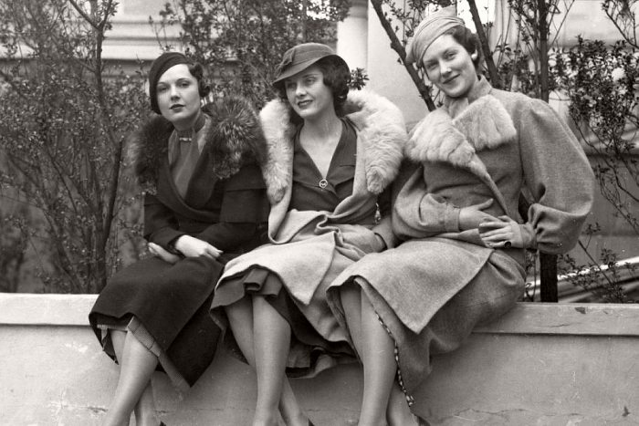 Что дарили женщинам на 8 Марта в 1935 году? Архивный комитет опубликовал ведомость Александринского театра