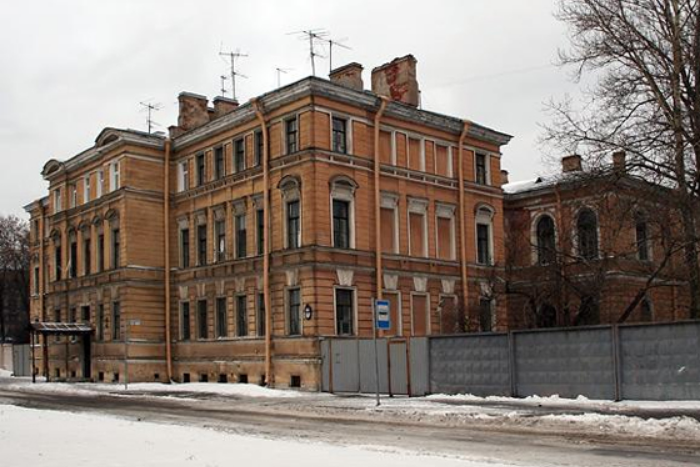 Российская национальная библиотека передала РПЦ здание в Петербурге