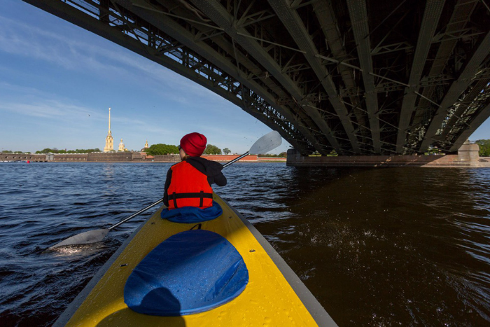 Каякерам запретили сплавляться по семи рекам и каналам Петербурга в 2018 году. Но они всё равно на них плавают: легально и нелегально