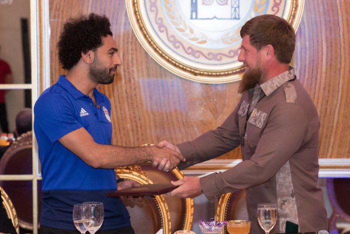 Нападающий сборной Египта Мохамед Салах стал почетным гражданином Чечни