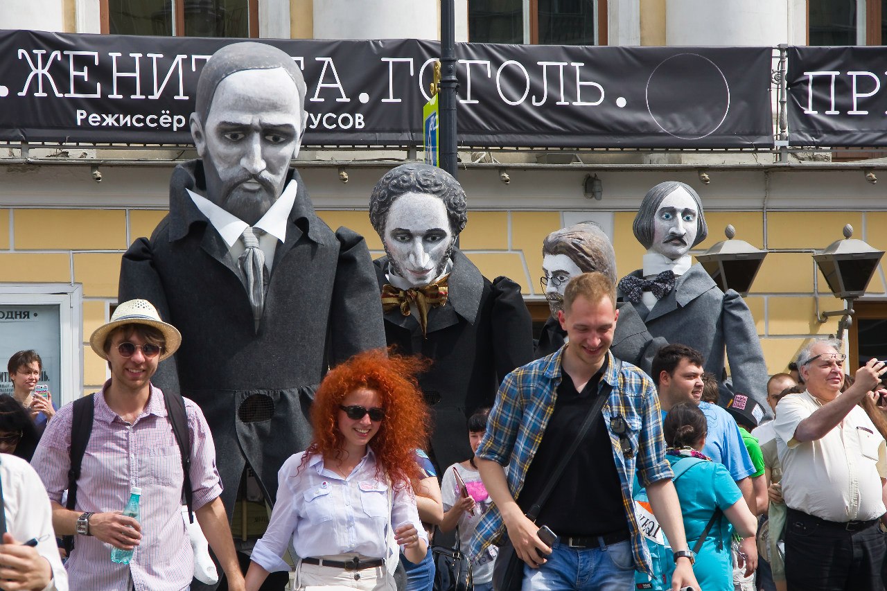 Как в Петербурге будут праздновать День Достоевского. Дворовое казино, сеанс психотерапии, лекции и спектакли