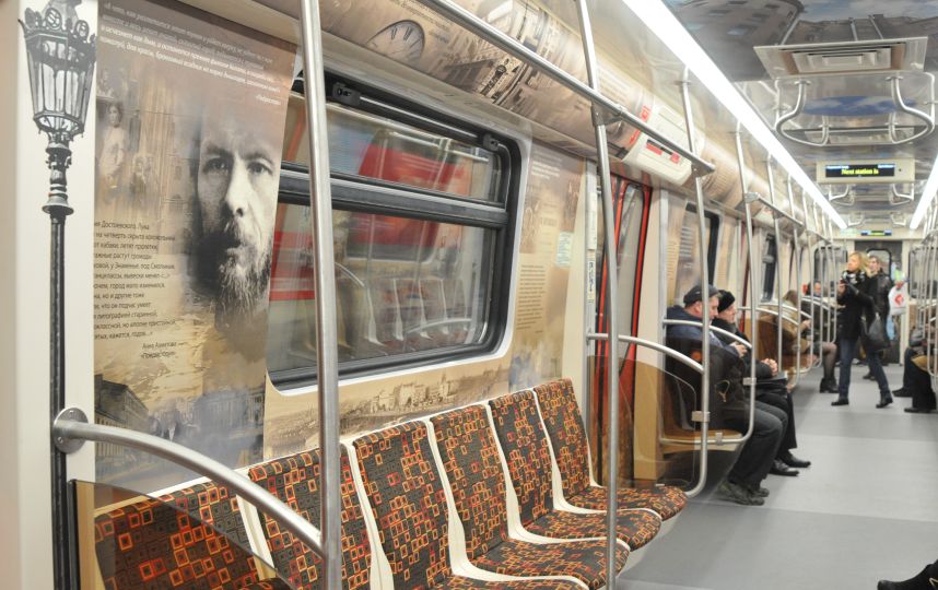 Почему в вагонах метро сиденья установлены вдоль, а не поперек? Отвечает метрополитен
