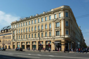 Закроется ли «Невский центр» после ухода Stockmann из России и почему финские компании продают бизнес в Петербурге?