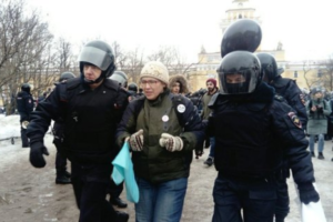 На «Марше материнского гнева» в Петербурге задержали участников акции