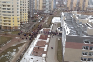 В пятницу в Петербурге эвакуировали более 17 тысяч человек из-за сообщений о минированиях