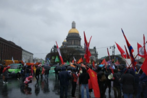 Из-за первомайского шествия Невский и Лиговский проспекты перекроют на семь часов. По городу пройдут колонны от «Единой России», КПРФ и сторонников Навального