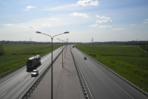 На КАД из-за строительства развязки на неделю перекроют одну полосу перед съездом в Пулково