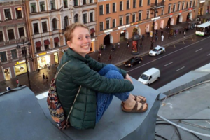 Студентку петербургского вуза из Шотландии оштрафовали за нарушение миграционных правил. Она пыталась провести лекцию про феминизм в Красноярске