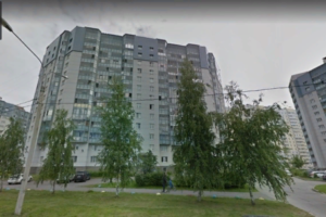 Задержанная с килограммом наркотиков петербурженка выпрыгнула из окна во время обыска в своей квартире