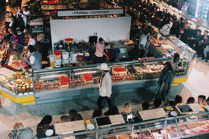 Открытие рынка в москве. Василеостровский рынок продукты. Василеостровский рынок Завтраки. Продукты на Брусневском рынке.