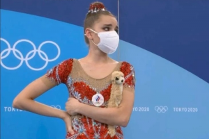 Гимнастка Дина Аверина заняла второе место на Олимпиаде. Россия впервые за 25 лет осталась без золота в индивидуальном многоборье