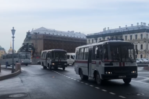 В Петербурге задержали участника «Российской коммунистической рабочей партии» и нескольких нацболов. Они возлагали цветы на площади Ленина