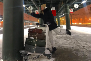 На Ладожском вокзале появилась платформа 9¾. Приходите фотографироваться с тележкой с чемоданами