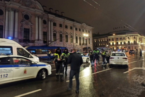 Водителя, сбившего двух человек на Невском, арестовали на два месяца