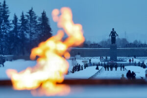 Пискаревское кладбище временно закрыли в День снятия блокады. Мемориал должен посетить Путин