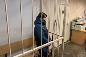Суд Петербурга до марта взял под стражу завотделением медцентра, где пациенты умерли после обследования желудка. Обновлено