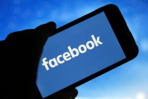 ⚡️ Роскомнадзор объявил о начале «частичного ограничения доступа» к Facebook. Генпрокуратура допустила полное ограничение