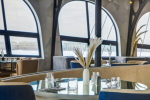 Московский ресторатор Антон Пинский откроет на корабле «Летучий Голландец» четыре заведения