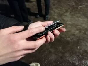 Пятая антивоенная акция в Петербурге: протестующих жестко задерживает полиция, корреспонденту «Бумаги» сломали телефон