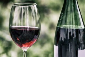 Компания Simple снизит стоимость импортного вина на 10–15 % из-за укрепления рубля