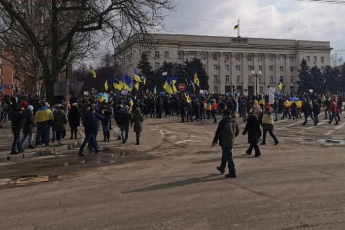 Где сейчас видео. Митинг в Мелитополе. Белорусские протесты. Митинг в Херсоне. Украинские жители.