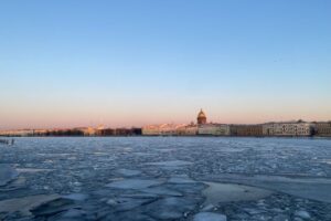С 15 марта в Петербурге запрещен выход на лед