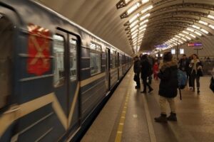 «НИ НАМЕКА НА ДЕФИЦИТ». Такую рекламу показали в метро Петербурга и Москвы при подключении к Wi-Fi
