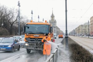 Власти начнут генеральную уборку Петербурга 1 апреля. Обещают помыть улицы и высадить более четырех тысяч деревьев