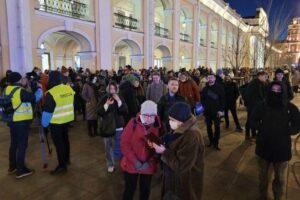 На шестой антивоенной акции в Петербурге задержали минимум 124 человека